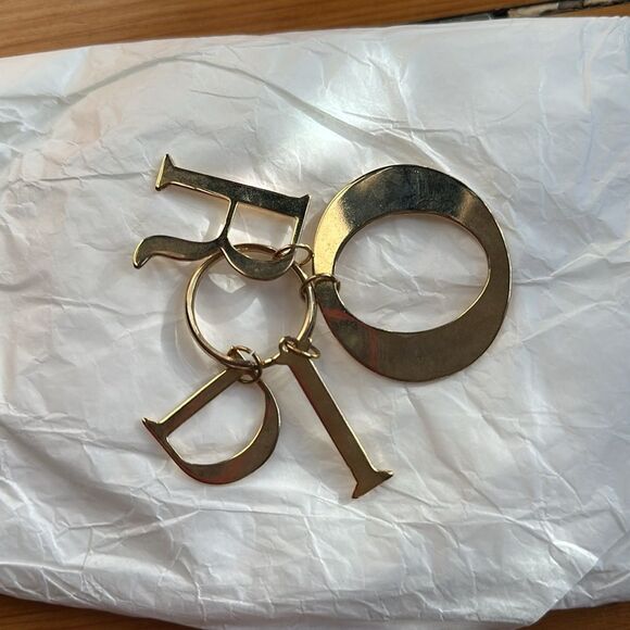 Dior Gold Key chain - Picture 3 of 3
